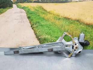 ELEVALUNAS DELANTERO DERECHO TOYOTA AURIS 1.4 Turbodiesel (90 CV) DE 2009 - D.4321728 / 857100D100 2