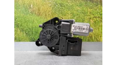 MOTOR ELEVALUNAS DELANTERO DERECHO RENAULT SCENIC III 1.5 dCi D FAP (110 CV) DE 2015 - D.4322816 / 807302741R