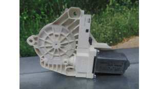 MOTOR ELEVALUNAS DELANTERO IZQUIERDO AUDI A1 1.2 16V TFSI (86 CV) DE 2011 - D.4332203 / 8K0959801C