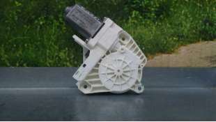 MOTOR ELEVALUNAS DELANTERO IZQUIERDO AUDI Q5 3.0 V6 24V TDI (239 CV) DE 2011 - D.4341016 / 8K0959801B