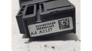 MANDO RADIO RENAULT CLIO IV 1.5 dCi D FAP (75 CV) DE 2017 - D.4390548 / 255522448R