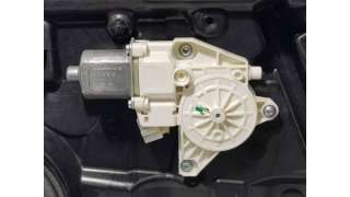 ELEVALUNAS DELANTERO DERECHO MERCEDES CLASE B 1.6 (156 CV) DE 2016 - D.4448906 / A2047601634