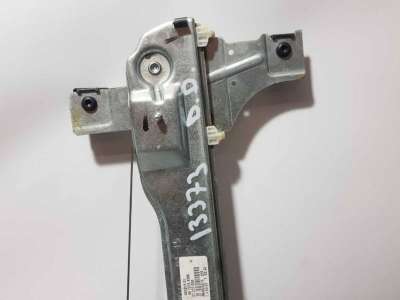 ELEVALUNAS DELANTERO DERECHO PEUGEOT 208 1.2 16V VTi (82 CV) DE 2015 - D.4450361 / 9673154380