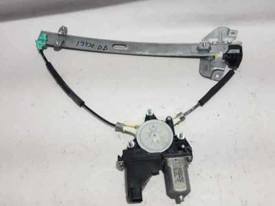 ELEVALUNAS DELANTERO IZQUIERDO KIA RIO 1.2 (84 CV) DE 2014 - D.4458795 / 824501W010