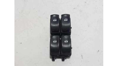 MANDO ELEVALUNAS DELANTERO IZQUIERDO  RENAULT CLIO III 1.5 dCi D (86 CV) DE 2010 - D.4464360 / 214945A