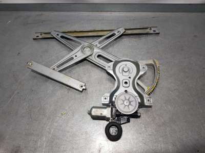 ELEVALUNAS DELANTERO DERECHO TOYOTA YARIS 1.3 16V (99 CV) DE 2013 - D.4467129 / 857100D100