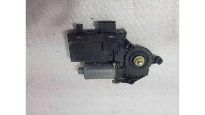 MOTOR ELEVALUNAS DELANTERO IZQUIERDO PEUGEOT 307 2.0 16V (136 CV) DE 2001 - D.4475322 / 9634457580