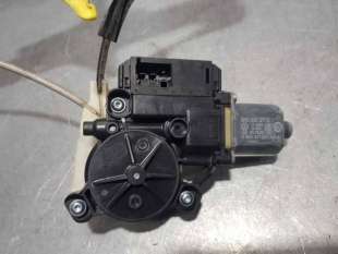 ELEVALUNAS TRASERO IZQUIERDO VOLKSWAGEN POLO 1.6 TDI (90 CV) DE 2009 - D.4481367 / 6R4839461D 2