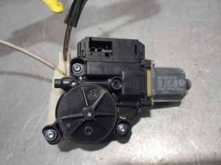 ELEVALUNAS TRASERO IZQUIERDO VOLKSWAGEN POLO 1.6 TDI (90 CV) DE 2009 - D.4481367 / 6R4839461D