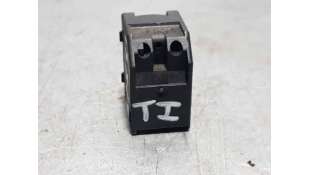 MANDO ELEVALUNAS TRASERO IZQUIERDO SKODA OCTAVIA BERLINA 1.9 TDI (110 CV) DE 2001 - D.4490402 / 3B0959855 2