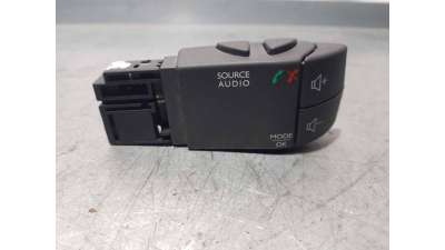 MANDO RADIO RENAULT CLIO IV 1.5 dCi D FAP (90 CV) DE 2016 - D.4499942 / 255522448R