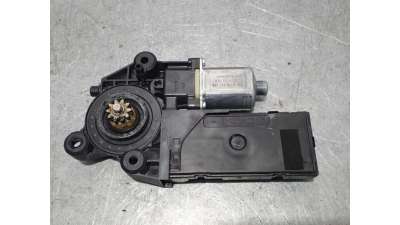 MOTOR ELEVALUNAS DELANTERO IZQUIERDO RENAULT MEGANE III BERLINA 5 P 1.5 dCi D FAP (106 CV) DE 2009 - D.4513690 / 80731004R