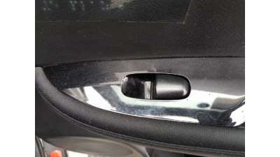 MANDO ELEVALUNAS TRASERO DERECHO NISSAN LEAF el (150 CV) DE 2018 - D.4521847