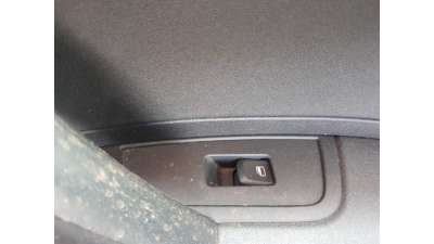 MANDO ELEVALUNAS TRASERO DERECHO AUDI A1 SPORTBACK 1.6 TDI (105 CV) DE 2013 - D.4528281