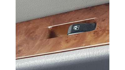 MANDO ELEVALUNAS DELANTERO DERECHO HYUNDAI TERRACAN 2.9 CRDi (163 CV) DE 2005 - D.4532567