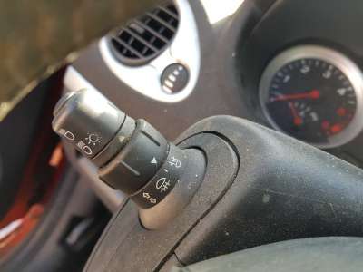 MANDO LUCES Y LIMPIA RENAULT CLIO III 1.5 dCi D (86 CV) DE 2009 - D.4541739