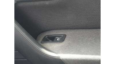 MANDO ELEVALUNAS DELANTERO DERECHO VOLKSWAGEN POLO 1.0 I DE 2015 - D.4547865