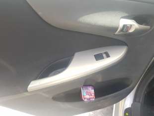 ELEVALUNAS TRASERO IZQUIERDO TOYOTA COROLLA 1.3 16V (101 CV) DE 2011 - D.4549823
