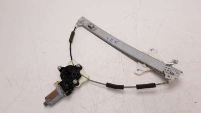 ELEVALUNAS DELANTERO DERECHO HYUNDAI I20  - M.1124121 / 82450C8010