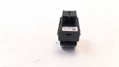 MANDO ELEVALUNAS DELANTERO DERECHO AUDI A3  - M.1048223 / 8V0959855A