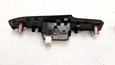 MANDO ELEVALUNAS TRASERO DERECHO LEXUS IS  - M.1135562 / 8481030192