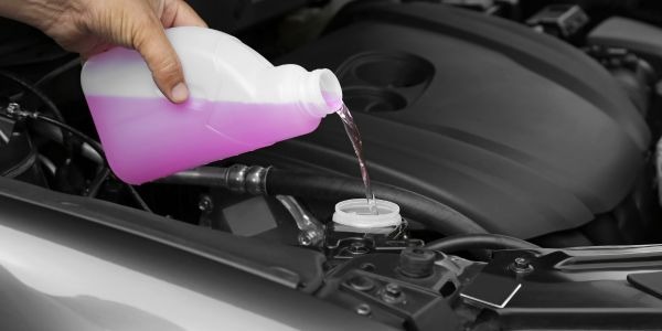 La Importancia del líquido limpiaparabrisas en el vehículo