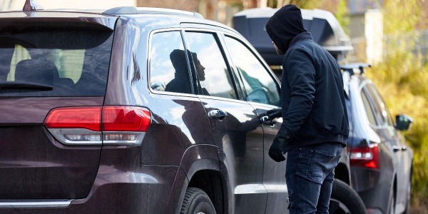 ¿Por qué deberías envolver la llave de tu coche en papel de aluminio? El truco viral que mejora tu seguridad
