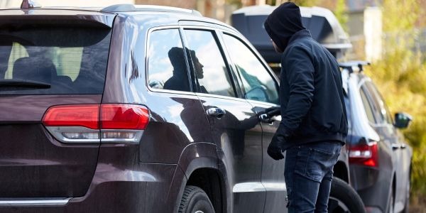 ¿Por qué deberías envolver la llave de tu coche en papel de aluminio? El truco viral que mejora tu seguridad